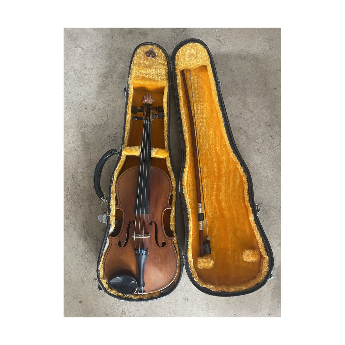 2nd Hand 1/4 Size Laminate Top Violin with Hard Case