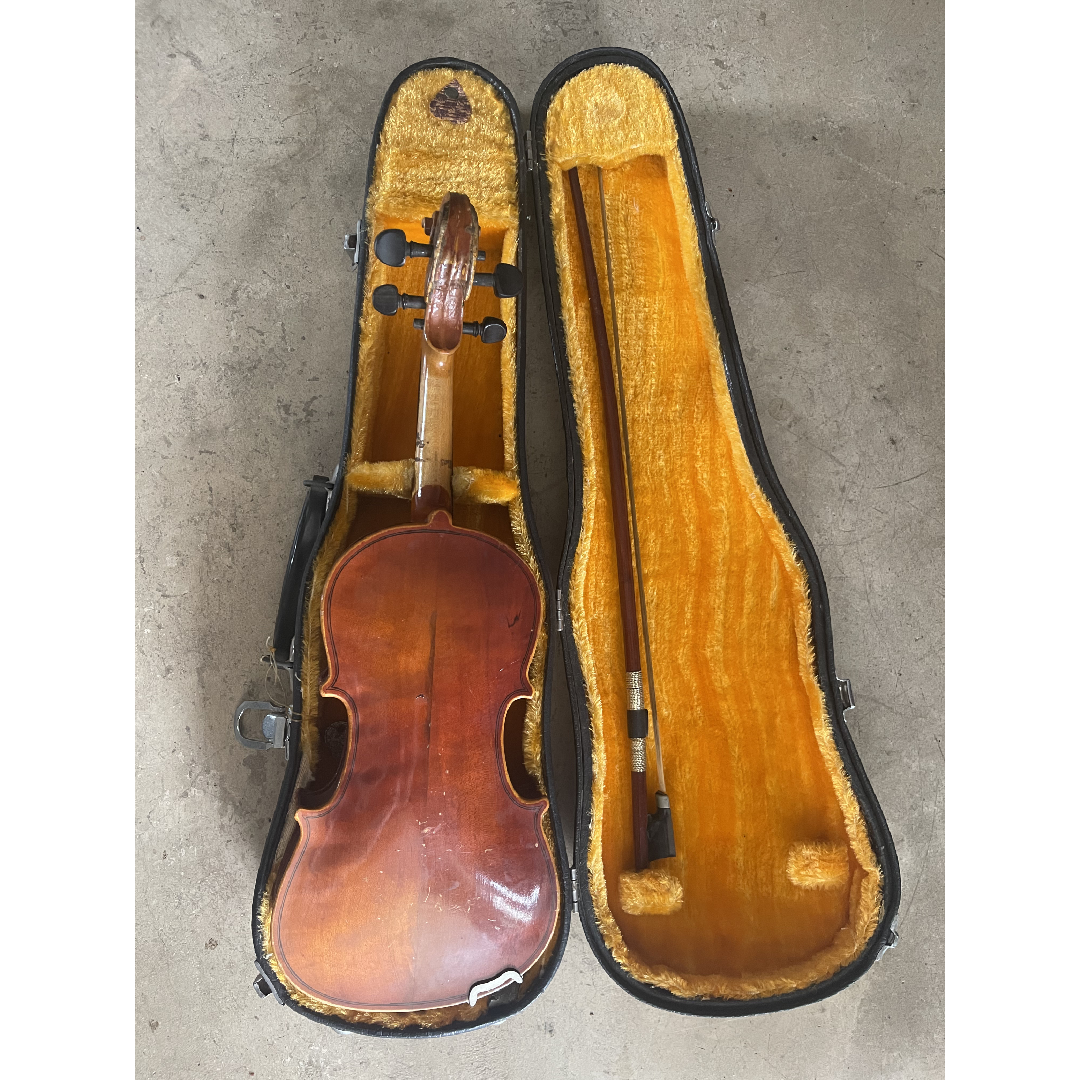 2nd Hand 1/4 Size Laminate Top Violin with Hard Case