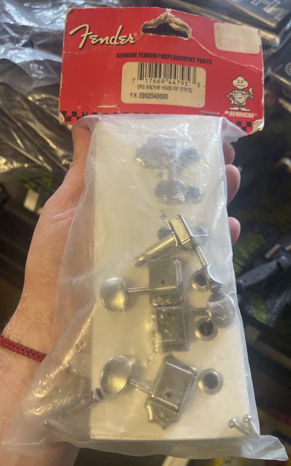 Genuine Fender American Vintage Strat/Tele vintage-style machine heads, set of 6 in packaging